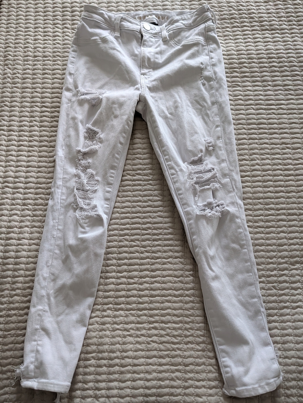 American Eagle Outfitters White Distressed Skinny Jeans